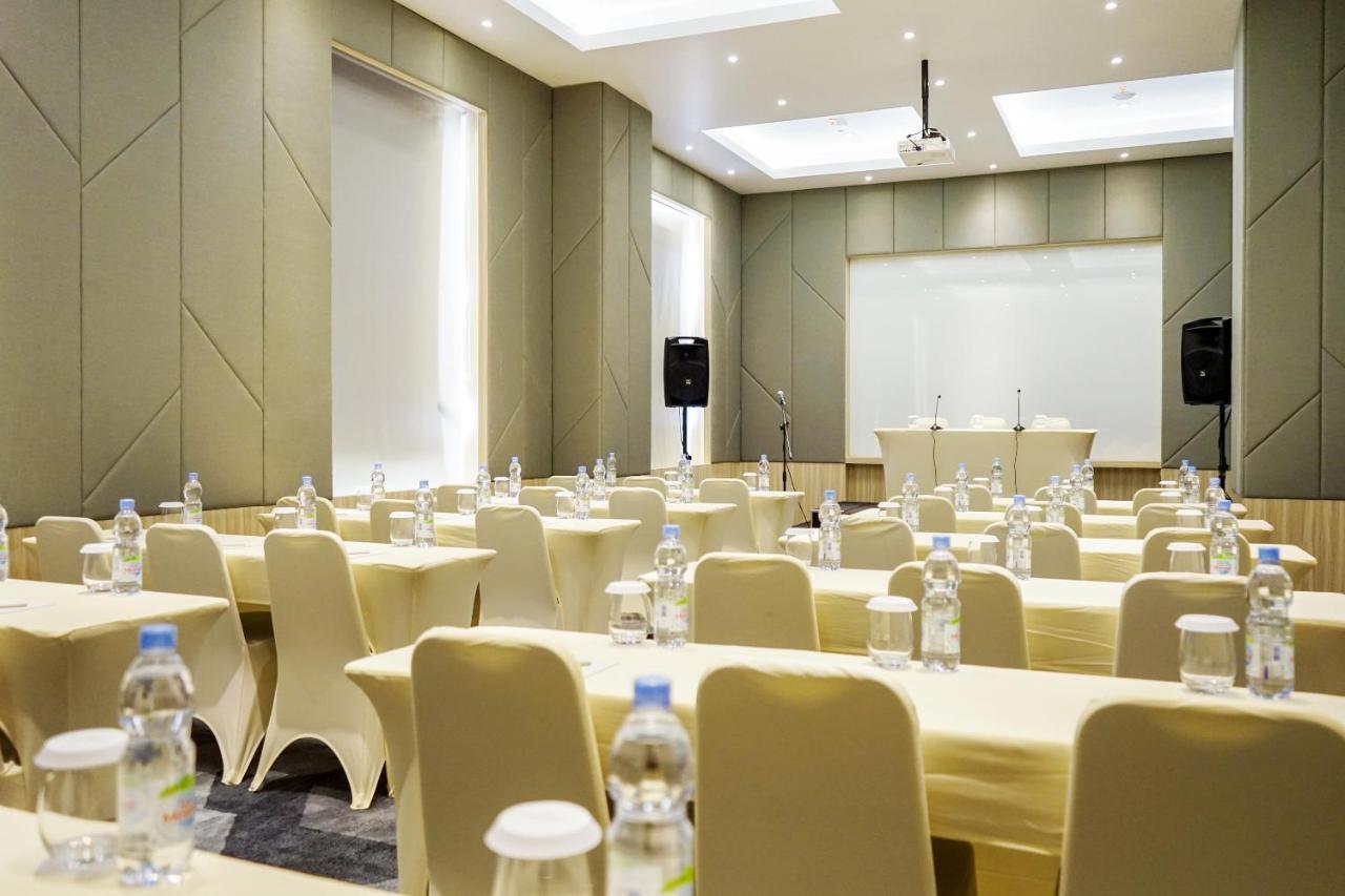Santika Premiere Hotel